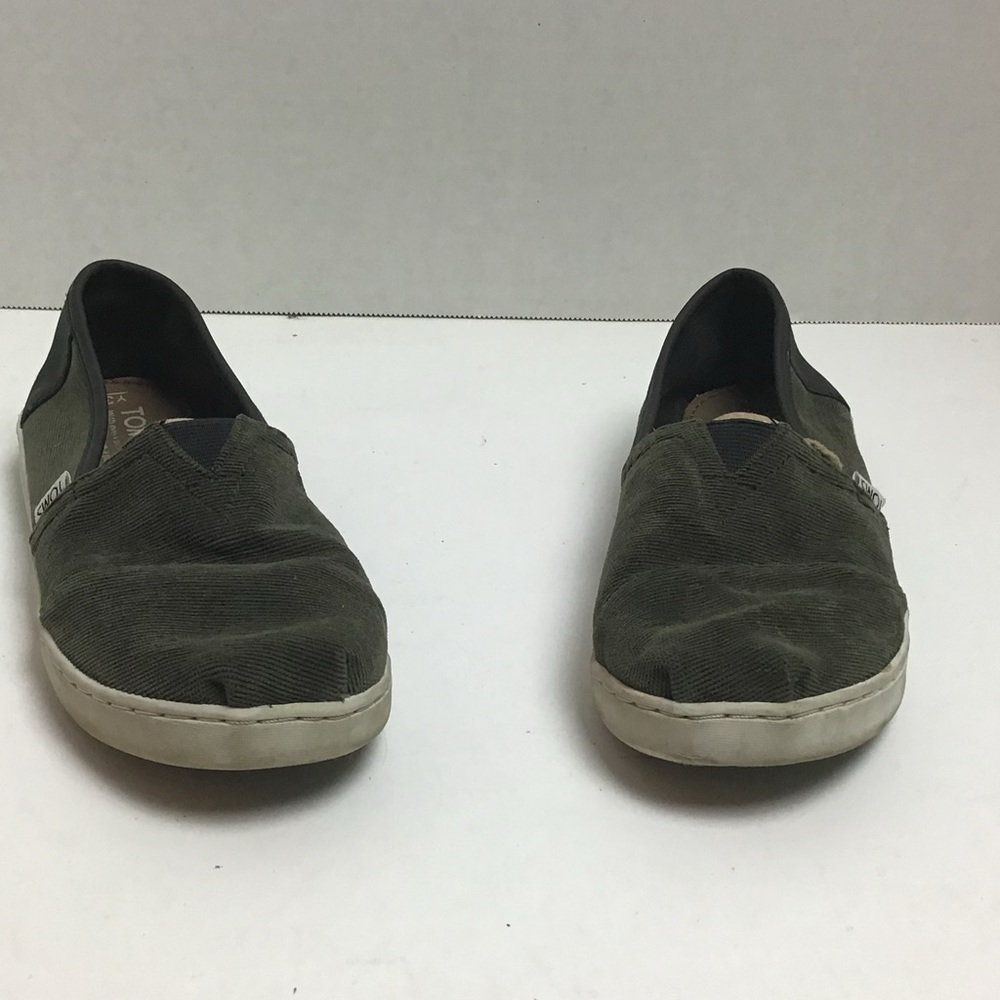 Toms green corduroy slip on loafers. 3.5